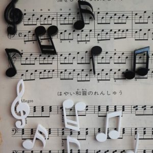 QUALY סט מגנטים תווים מוסיקליים לבן-0