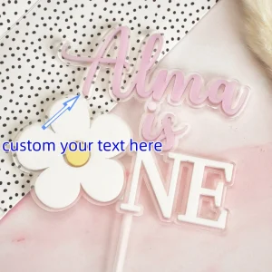 קישוט עוגה מותאם אישית - 1 יחידה PMMA חמה חמודה שמות מחורטים בלייזר אביזר DIY ליומולדת, ילדים ומתנות מתוקות, כן