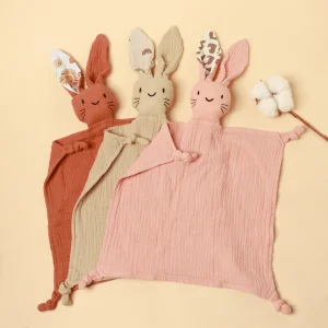 1 יחידה שמיכת ריבוע עם אוזני ארנבון מודפסת למתנה לתינוק חדשני פנים חמודות של חתול רקמה רכה מגבת רטובה לילדים